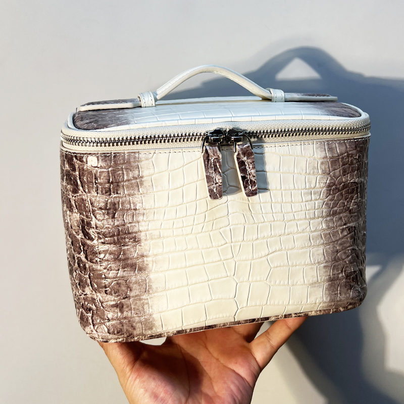 Custom Initials Leather With m - Luxury Skincare Packaging Wholesale recension och pris